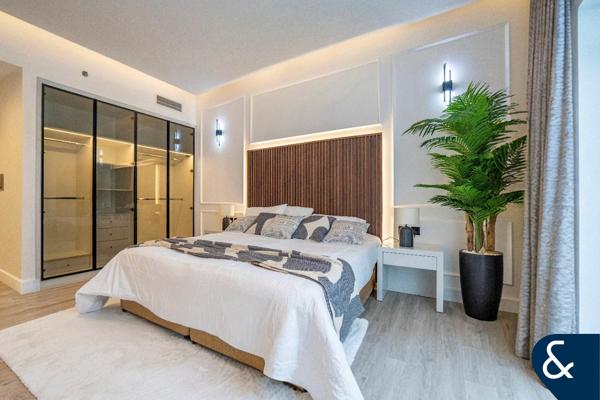 Vacant/ Luxury furnishing/ Spacious 2 bed